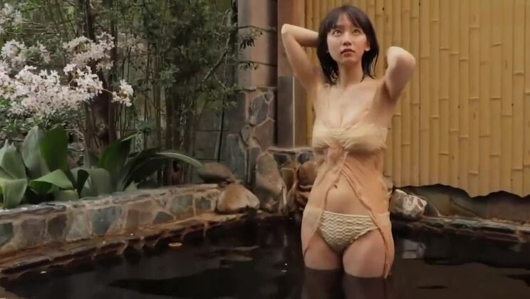 Stunning Japanese gal