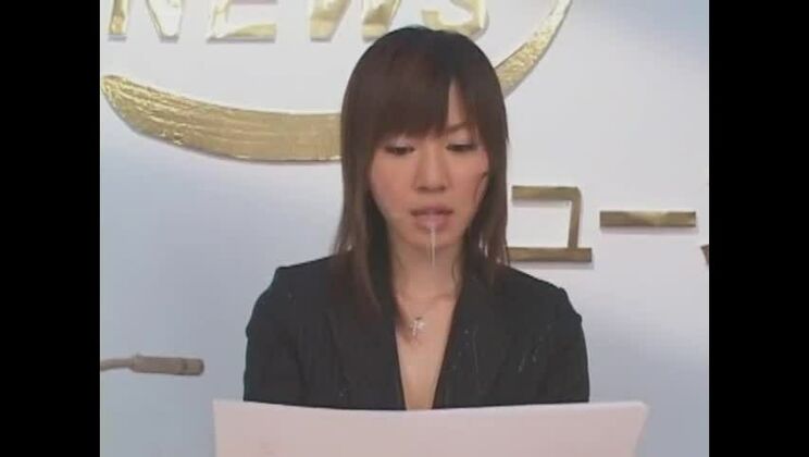 Honey Japanese lady having a wonderful face cumshot