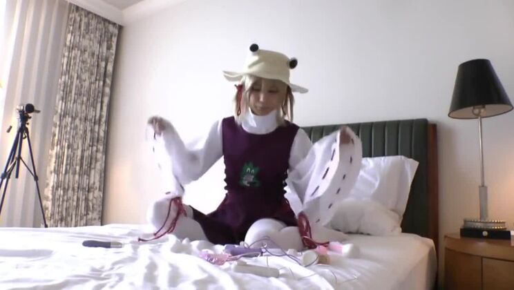 Dazzling oriental gal in a kinky sex video