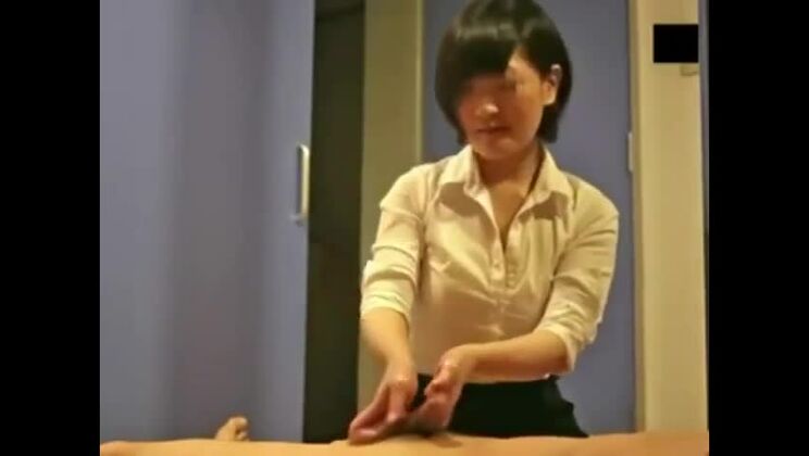 Enticing Japanese lady