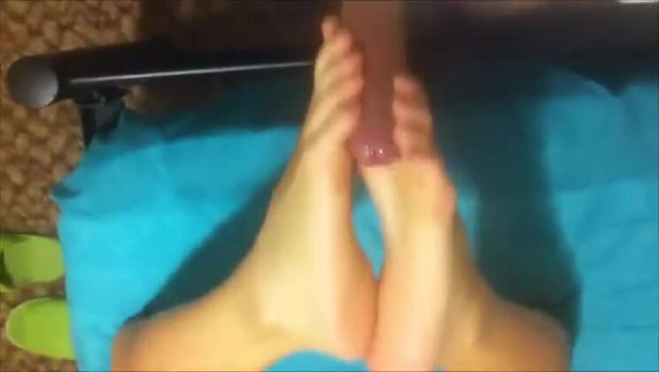 Pleasing Japanese gal performing an amazing foot fetish porn video