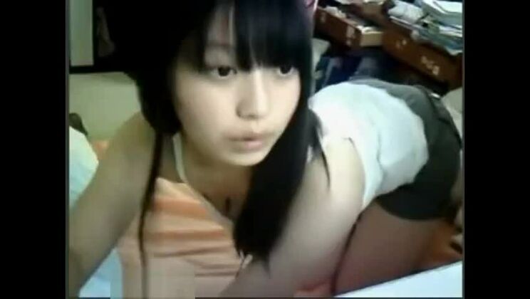 Racy Japanese bitch having a fetish fun