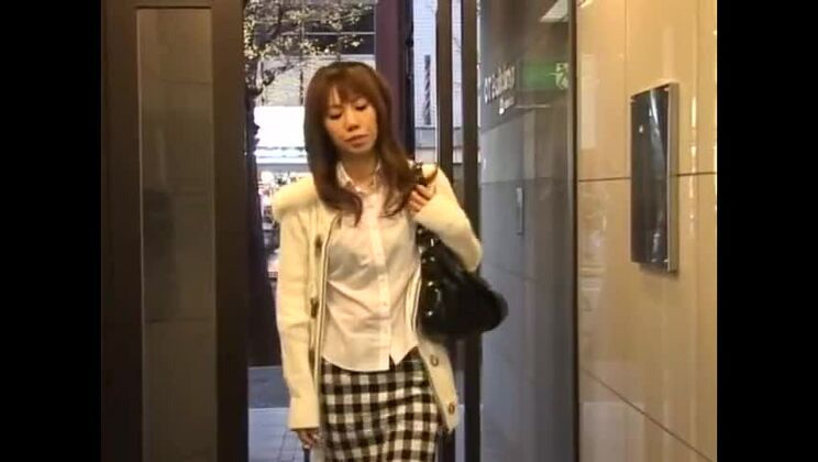 Supreme Japanese hussy in fetish sex video